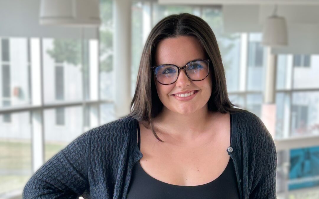 Une bourse du Consortium canadien en neurodégénérescence associée au vieillissement (CCNV) pour Emily MacDonald